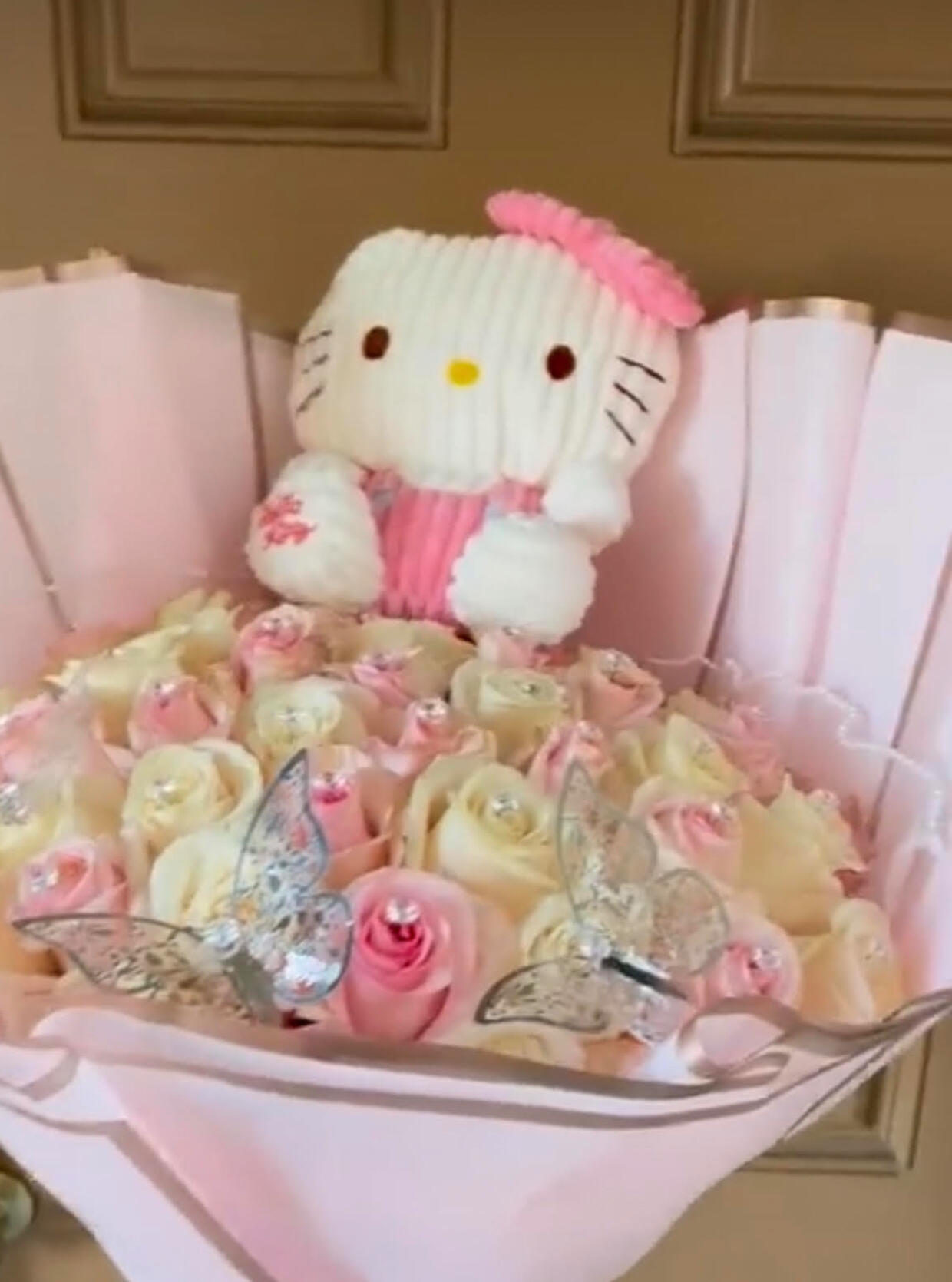 Hello Kitty Rose Bouquet